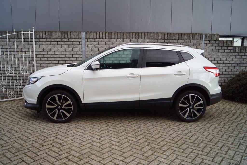 Nissan Qashqai 1.6 Tekna Panodak Leder Stoel en Voorruitverw, Voorwielaandrijving, 1618 cc, Gebruikt, 4 cilinders