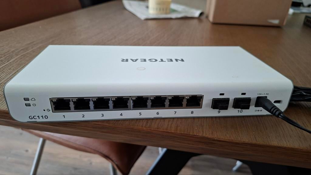 Netgear Managed Gigabit Switch - 8x RJ45, 2x SFP, Computers en Software, Netwerk switches, Ophalen of Verzenden, Gebruikt