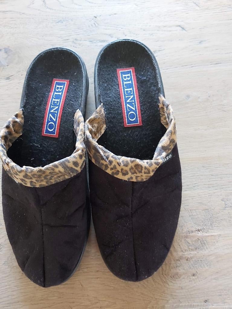 BLENZO ZWARTE DAMES PANTOFFELS maat 40 zo goed als nieuw, Zwart, Blenzo, Ophalen of Verzenden, Zo goed als nieuw