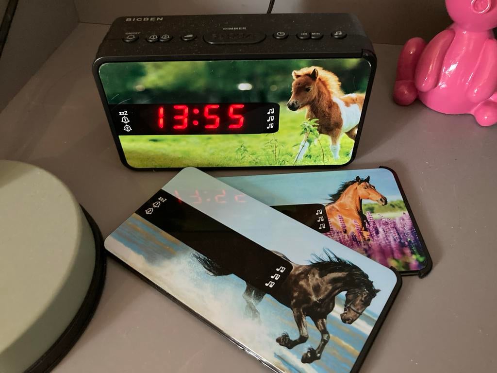 Bigben wekker met paardenplaatjes, Ophalen of Verzenden, Gebruikt, Digitaal, Wekker of Tafelklok