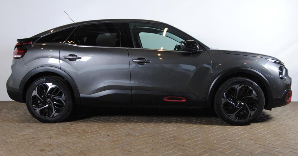 Citroën C4 1.2 PT. Shine | Apple Carplay | Stoelverwarming, Adaptive Cruise Control, Gebruikt, Euro 6, 1199 cc