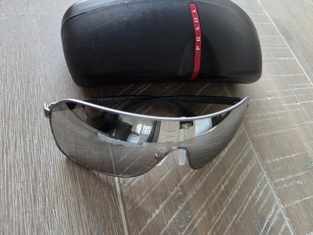 Prada zonnebril  sps53v, Gebruikt, Zonnebril, Zwart, Ophalen