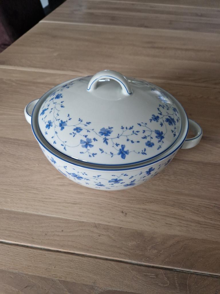 Mooie dekschaal van het ARZBERG blauwe bloem (1382) servies, Ophalen of Verzenden, Overige stijlen, Porselein, Schaal of Schalen