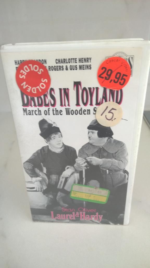 VHS : Babes in Toyland - dikke en dunne - Laurel en Hardy, Alle leeftijden, Ophalen of Verzenden, Zo goed als nieuw, Actiekomedie