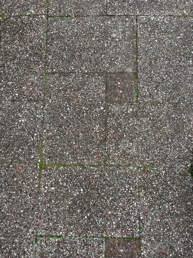 GRATIS OPHALEN 10m2 grindtegels. Zelf er uit halen!, Ophalen, Gebruikt, 10 m² of meer, Beton
