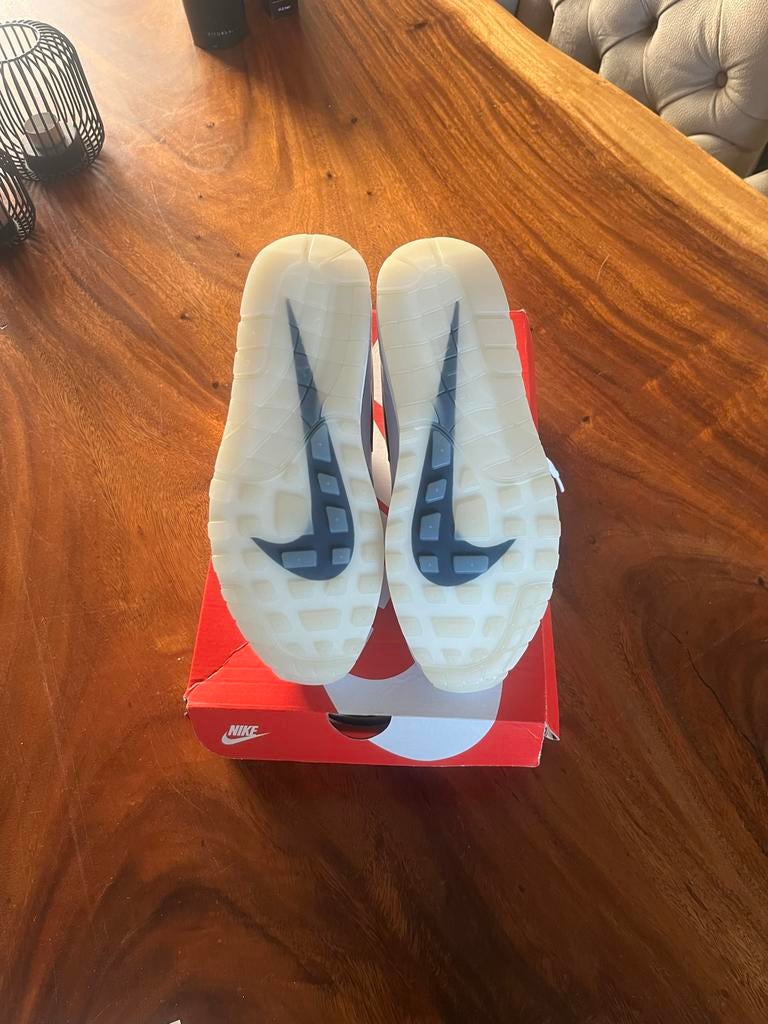 Nike Air Max 1 Jewel Red - Maat 43 - Nieuw!, Kleding | Heren, Schoenen, Ophalen of Verzenden, Nieuw, Sneakers of Gympen