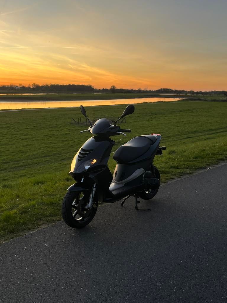 Piaggio NRG 50cc (2008), Fietsen en Brommers, Scooters | Piaggio, Zo goed als nieuw, NRG, Maximaal 45 km/u, Tweetakt, Ophalen