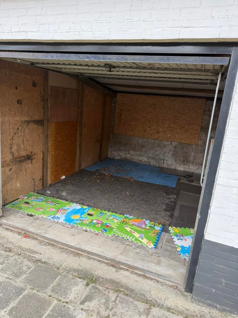 Te huur garagebox Tolbert, Huizen en Kamers, Garages en Parkeerplaatsen, Friesland