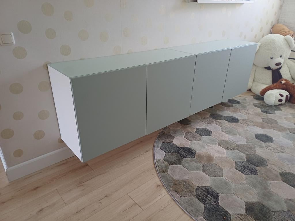 2 IKEA wandkasten met glazen bovenplaten (120x65x40), Ophalen of Verzenden