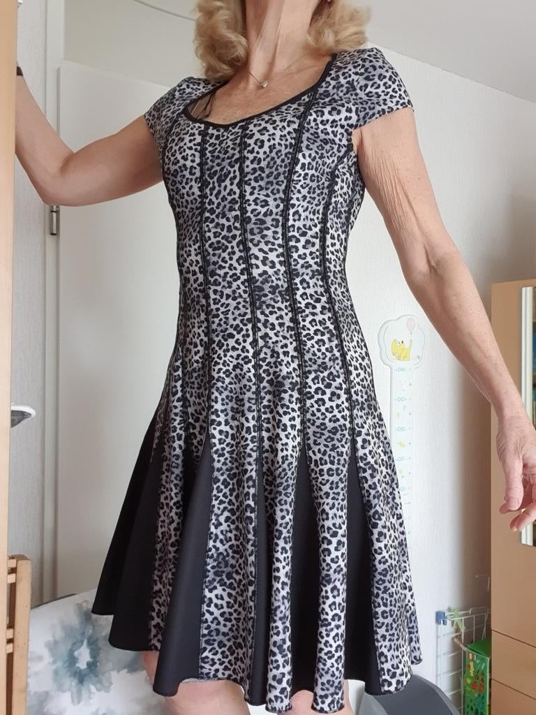 Alba Moda zwart/wit japon met speelse rok - Maat 36, Zwart, Ophalen of Verzenden, Alba Moda, Maat 36 (S)