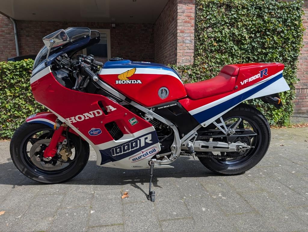 Honda VF1000R. 1984