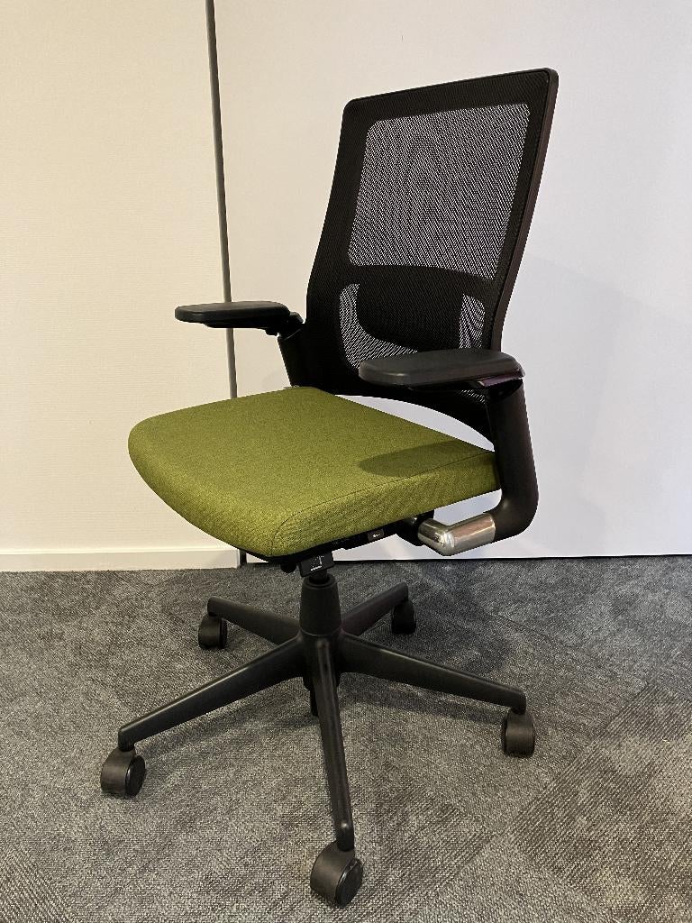 Ahrend 2020 burostoel, Huis en Inrichting, Ophalen, Zo goed als nieuw, Groen