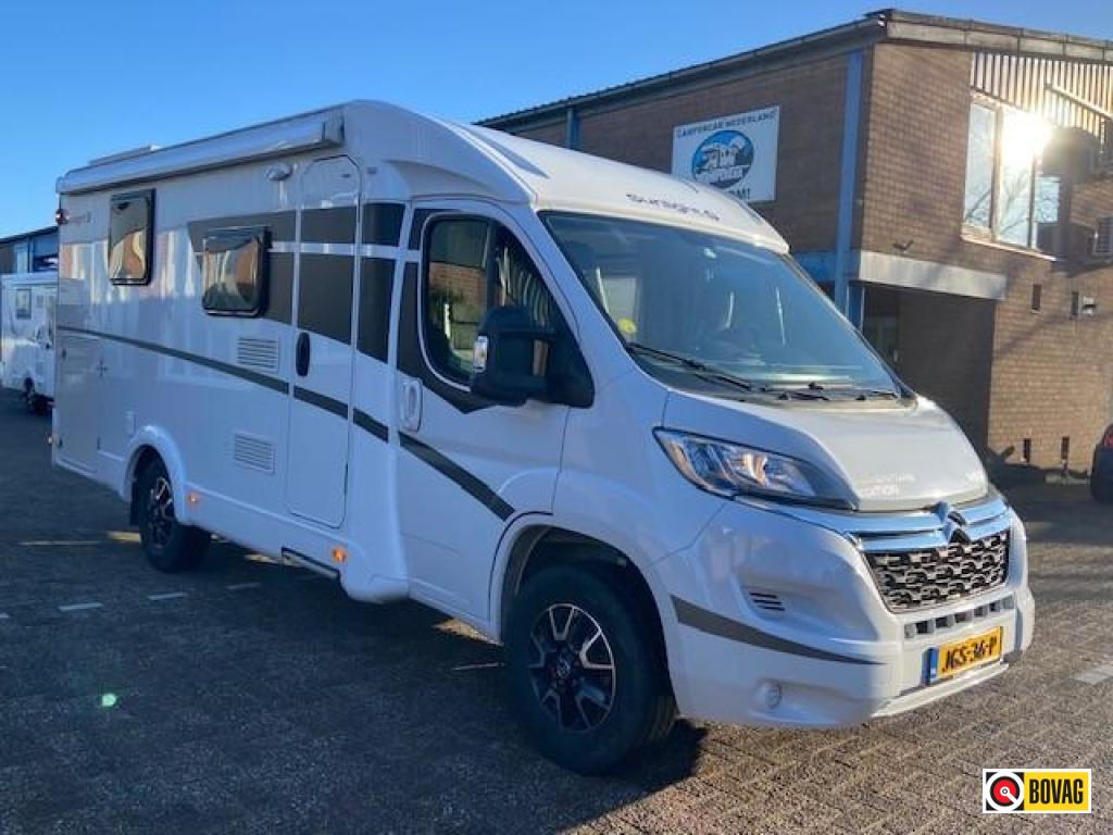 Sunlight V69 Queensbed en Compact, Caravans en Kamperen, Campers, Sunlight, Ringverwarming, Koelkast, Bedrijf