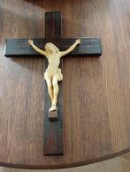 Crucifix  op hout ca 100 jaar oud, Ophalen of Verzenden
