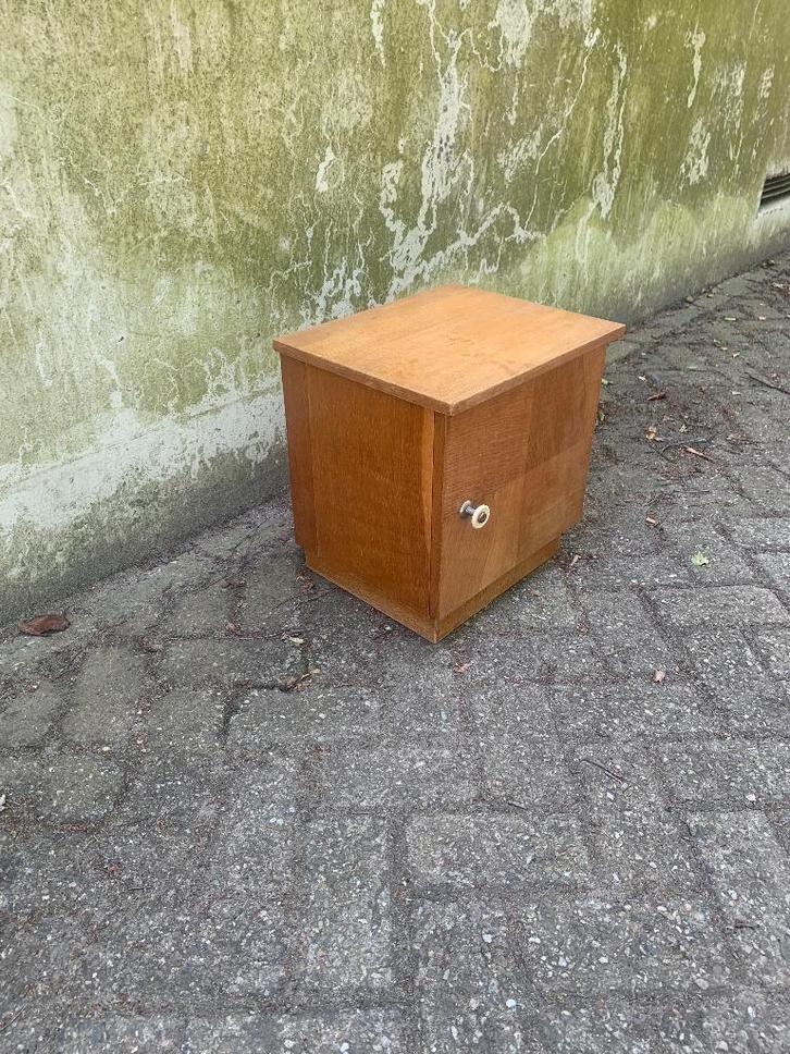 Vintage nachtkastje | jaren 50, Huis en Inrichting, Slaapkamer | Nachtkastjes, Gebruikt, Minder dan 55 cm, Minder dan 45 cm, Hout
