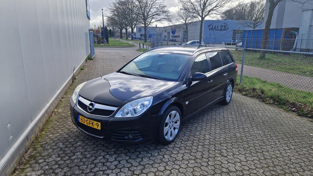 Opel vectra 1.8 16v automaat, 680 kg, 4 cilinders, 1799 cc, Leder