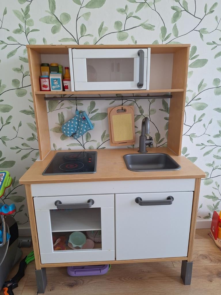 IKEA DUKTIG Speelkeuken met magnetron en accessoires, Ophalen, Gebruikt, Hout, Speelkeuken