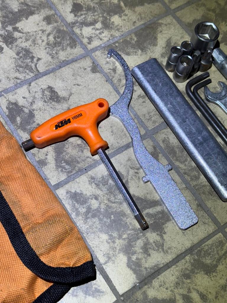 Ktm Super Duke, Husqvarna 701 Originele gereedschapsset, Motoren, Ophalen of Verzenden