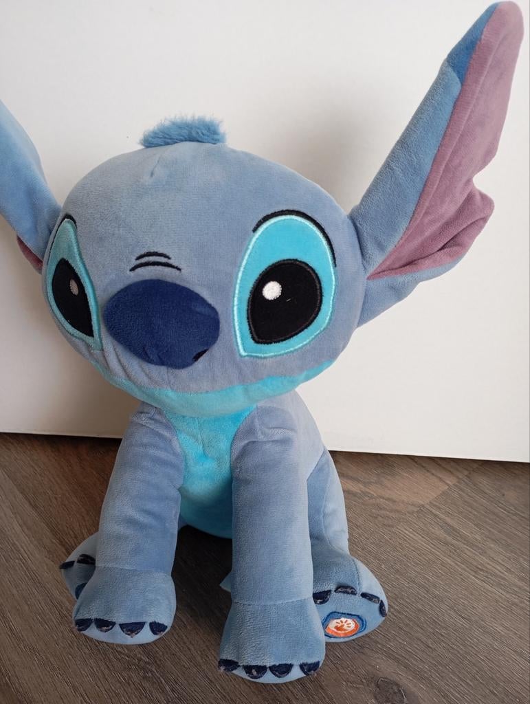 Disney Stitch pluche 35 cm hoog ongeveer verlichting NU 12€, Verzamelen, Ophalen of Verzenden, Overige figuren, Knuffel