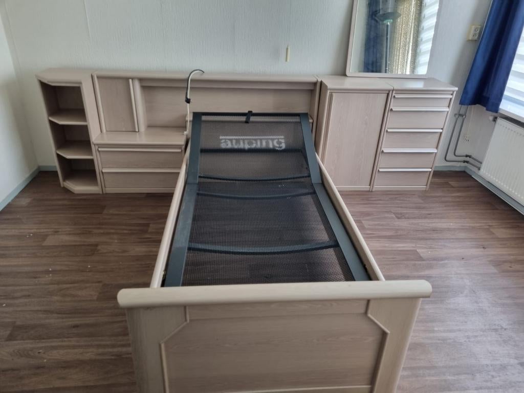 1-persoons slaapkamer meubelement met Auping spiraal, Huis en Inrichting, Slaapkamer | Bedden, Ophalen