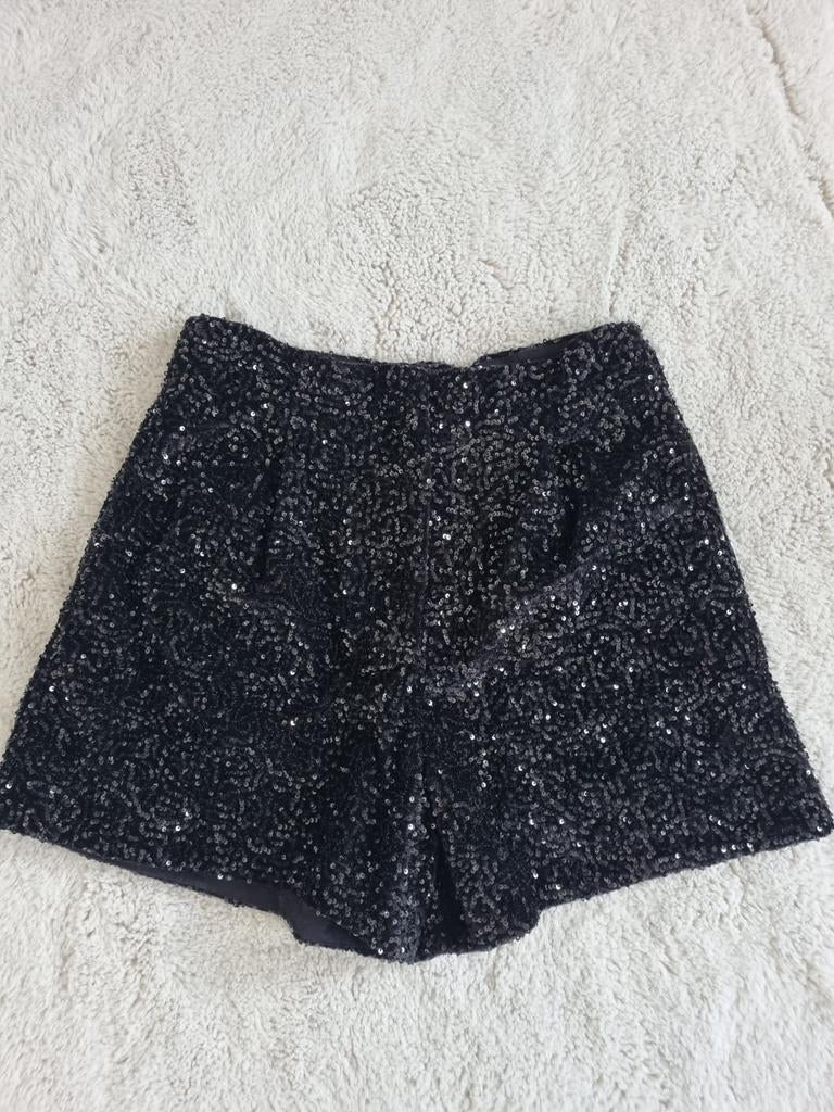 Zara Pailletten Shorts Zwart Maat S, Ophalen of Verzenden, Zo goed als nieuw, Zwart, Overige merken
