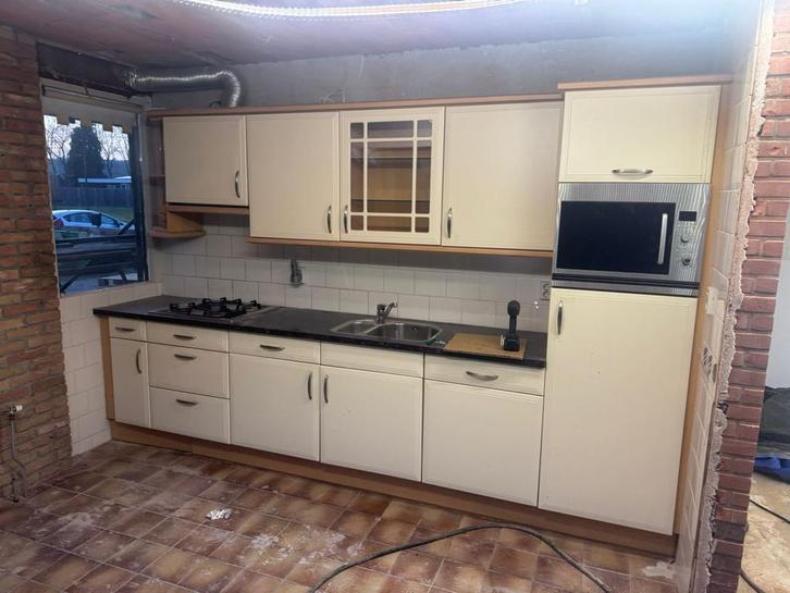 Complete keuken inclusief apparatuur, Huis en Inrichting, Keuken | Complete keukens, Gebruikt, Enkelwandige keuken, Crème, Kunststof