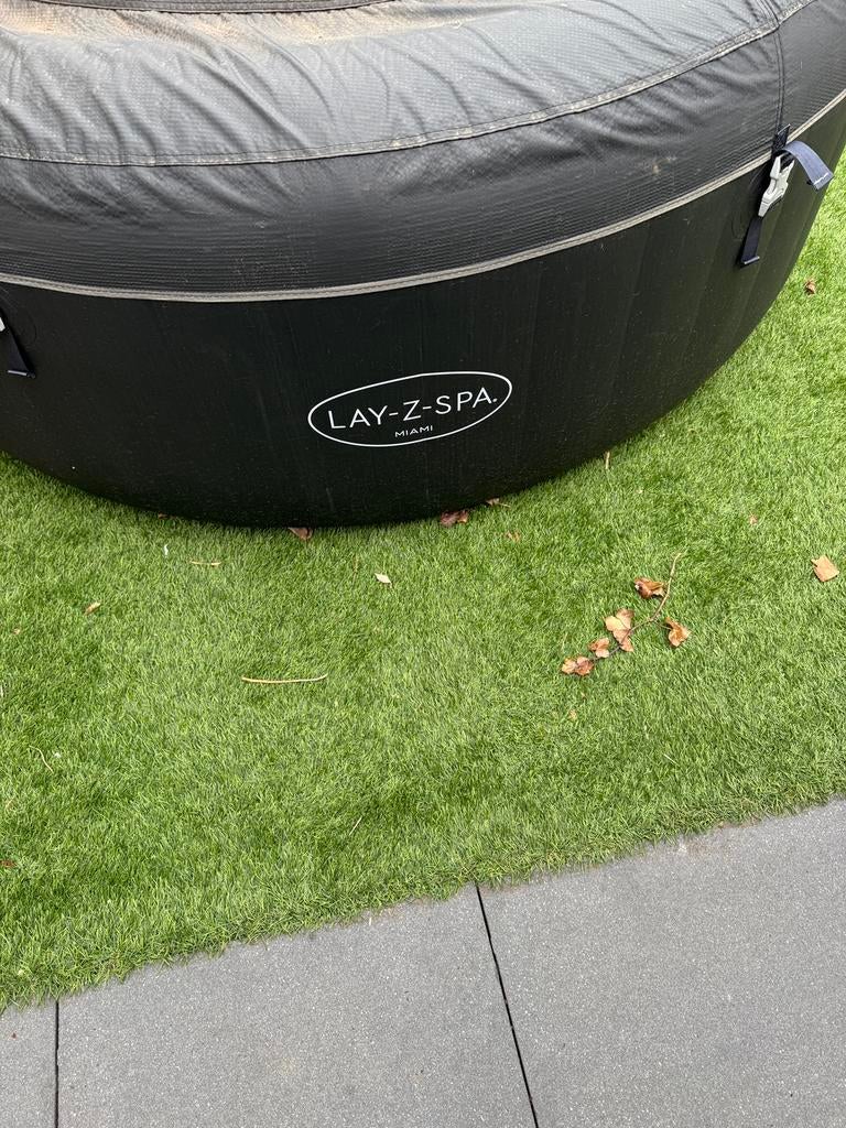 Opblaasbare jacuzzi, Tuin en Terras, Bubbelbaden en Hottubs, Ophalen, Zo goed als nieuw, Opblaasbaar