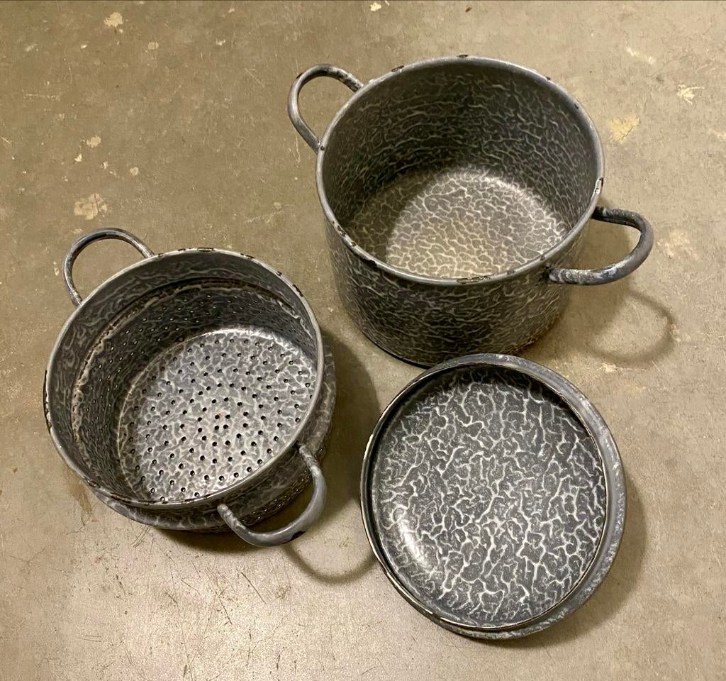 Vintage geëmailleerde stoompan met vergiet en deksel, Antiek en Kunst, Antiek | Emaille, Ophalen of Verzenden