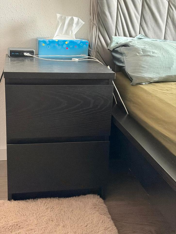 IKEA Malm nachtkastje - MOET NU WEG, Huis en Inrichting, Slaapkamer | Nachtkastjes, Zo goed als nieuw, 55 tot 70 cm, Minder dan 45 cm