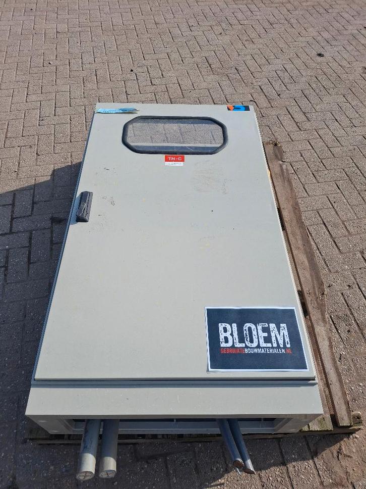 Voedingkast zwaar, Boeken, Chicklit, Zo goed als nieuw, Ophalen