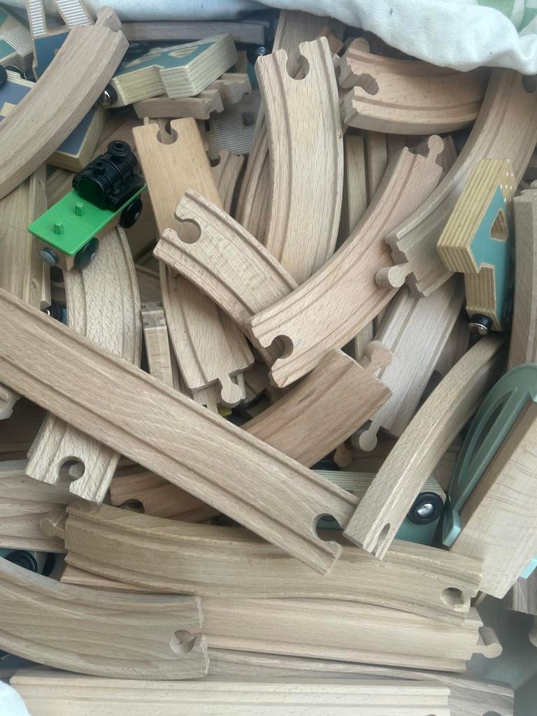 Houten Treinspoor, Kinderen en Baby's, Speelgoed | Houten speelgoed, Ophalen of Verzenden, Zo goed als nieuw