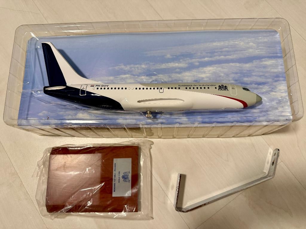 Model vliegtuig Boeing 737 PH-GOV, 1:100, Overige merken, 1:72 tot 1:144, Nieuw, Ophalen of Verzenden