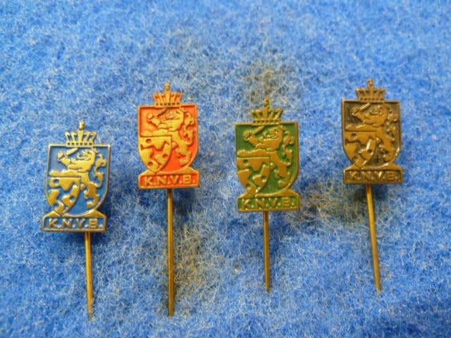 Speldjes 4 x K.N.V.B., Verzamelen, Speldjes, Pins en Buttons, Ophalen of Verzenden, Zo goed als nieuw, Overige onderwerpen