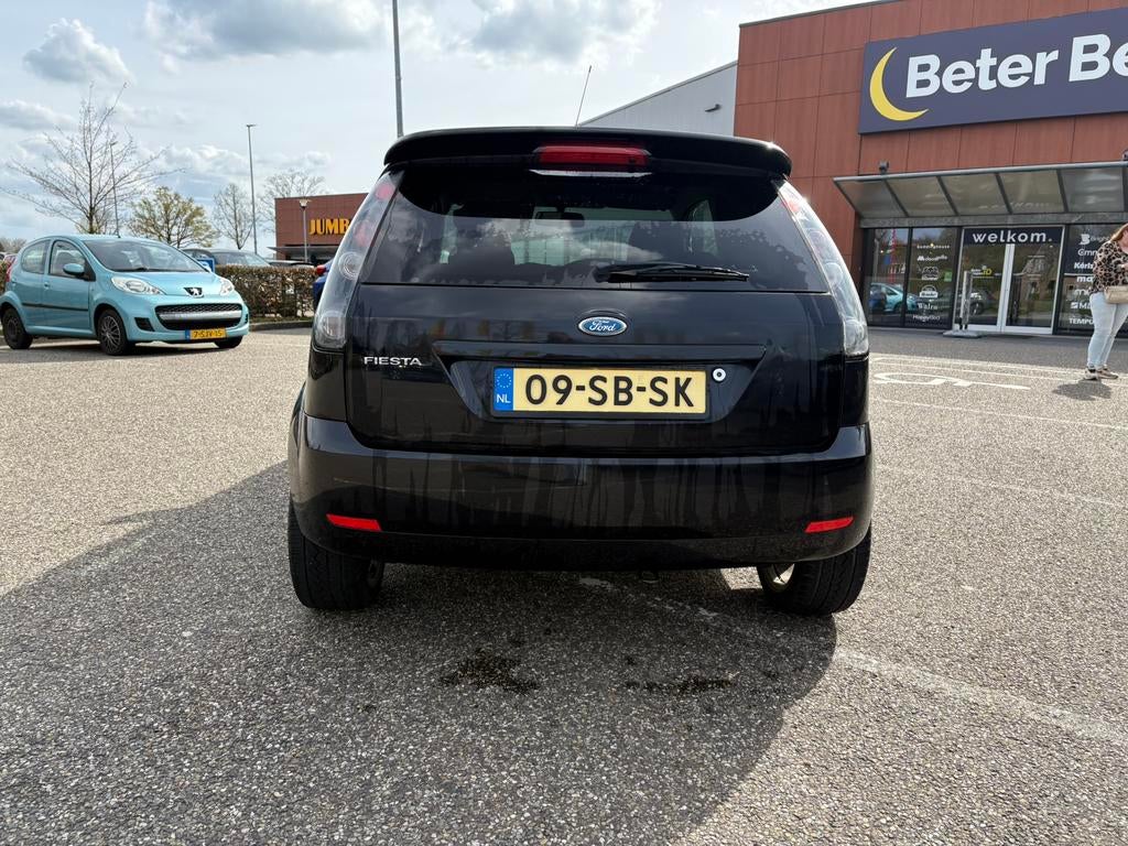 Ford Fiësta 1.3 8V 3DR 2005 nieuwe apk, Auto's, 1299 cc, Stof, 40 €/maand, Zwart