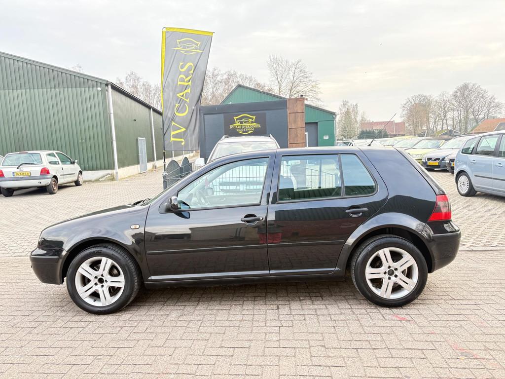 Volkswagen Golf 1.8-5V Comfortline AIRCO,CENTRALE DEURVERGRE, Auto's, 125 pk, Gebruikt, 4 cilinders, Zwart