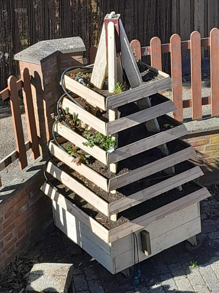 Plantenbak  meerlaags en stenen plantenbak, Ophalen, Gebruikt, 100 cm of meer, Overige vormen