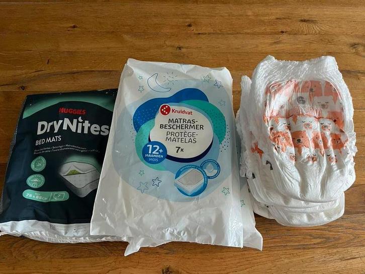Luiers maat 6 AH + Matrasbeschermers Kruidvat en Drynites, Kinderen en Baby's, Badjes en Verzorging, Gebruikt, Ophalen