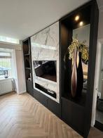 TV wandkast/ Cinewall – Donker hout incl. Marmerlook, Ophalen, Gebruikt, 200 cm of meer, Moderne chique maatwerkkast met marmerlook.