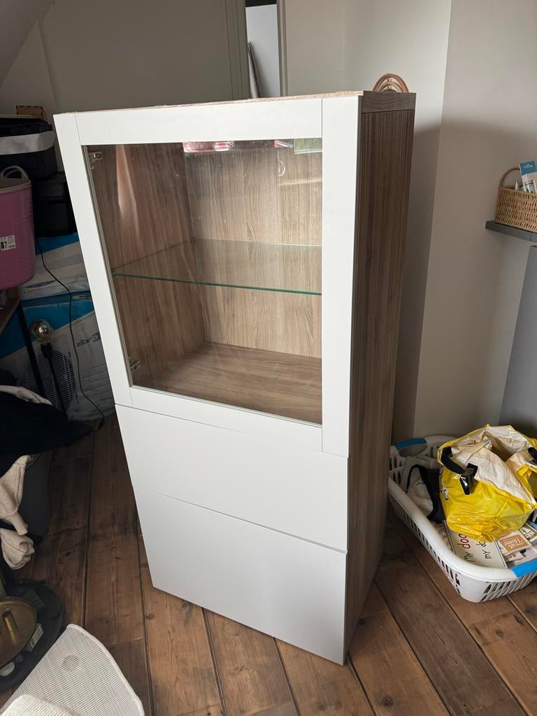 IKEA BESTA kast met vitrine, lade en deur, Huis en Inrichting, Kasten | Vitrinekasten, Kunststof, Gebruikt, 100 tot 150 cm, Met lade(s)