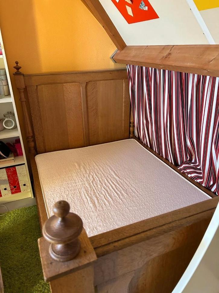 Massief houten bed 120x190 incl. matras – klassiek model, Huis en Inrichting, Slaapkamer | Bedden, Gebruikt, Twijfelaar, 120 cm