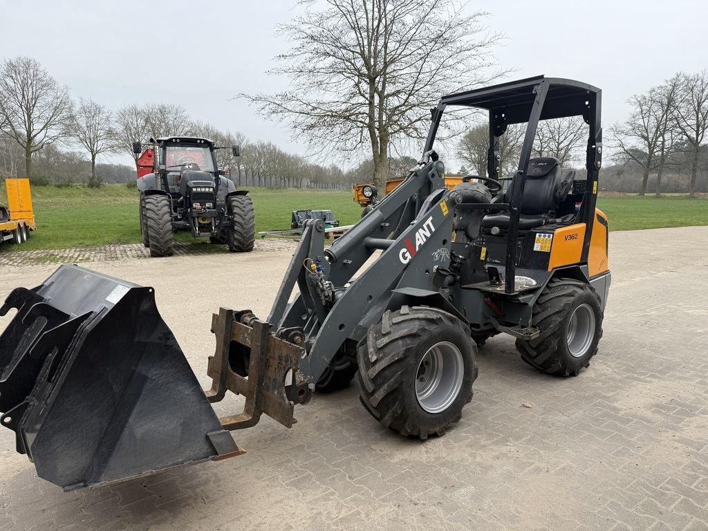 Giant shovel type V362, Tobroco, Info@tobroco.nl, Sprendlingenstraat 57
5061 KM  Oisterwijk, NL, Wiellader of Shovel