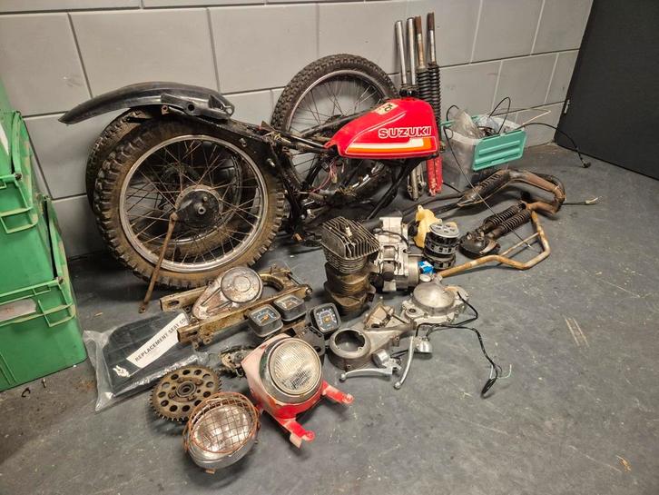 Aangeboden Suzuki TS50 / TS Oldtimer brommer project, Fietsen en Brommers, Brommers | Oldtimers, Overige merken, Ophalen
