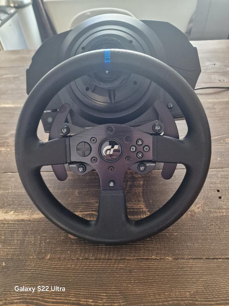 Thrustmaster T300 racestuur + pedalen, Ophalen of Verzenden, Zo goed als nieuw, Thrustmaster TCA