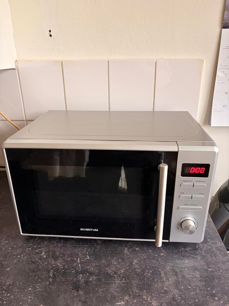 Inventum MN207S Solo Magnetron - Zilver, Witgoed en Apparatuur, Magnetrons, Ophalen, Draaiplateau, Magnetron, Zo goed als nieuw