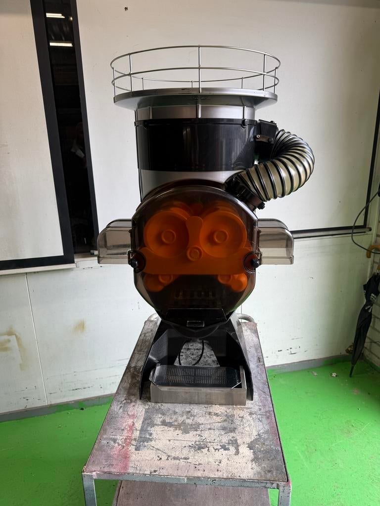 Zumex sinaasappelspers machine juice mixer orange horeca, Ophalen, Gebruikt