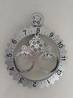 Zgan zilverkleurige klok Invotis, Ophalen of Verzenden, Zo goed als nieuw, Analoog, Wandklok