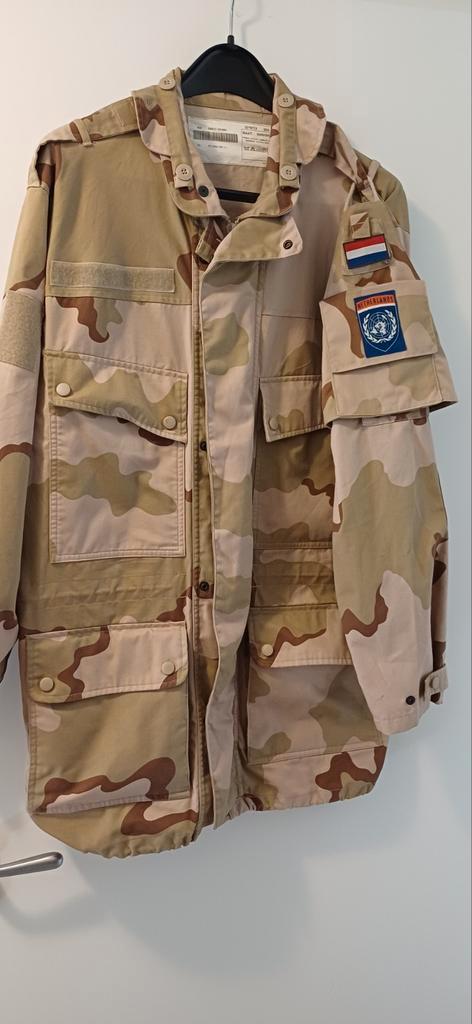 Dessert parka uitzendingen, Verzamelen, Militaria | Algemeen, Landmacht, Embleem of Badge, Nederland, Ophalen of Verzenden