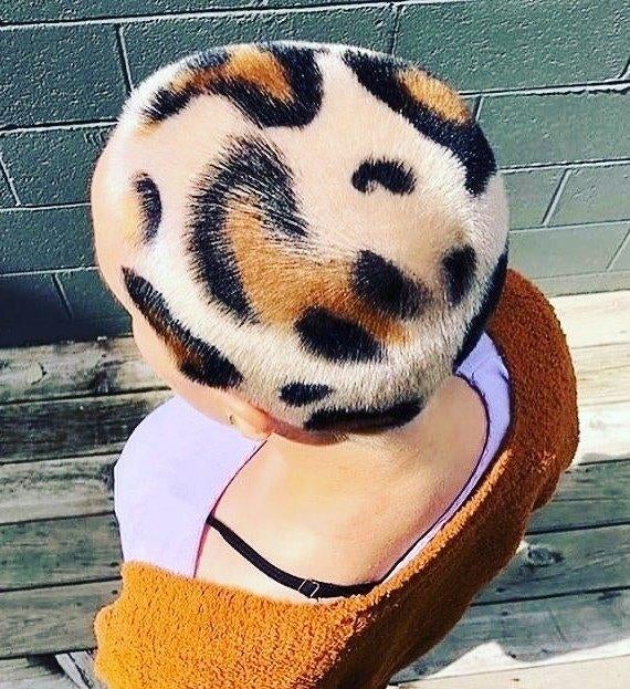 Blond haar model gevr voor zwarte of andere kleur highlights, Ophalen, Nieuw, Haarverzorger of -hersteller