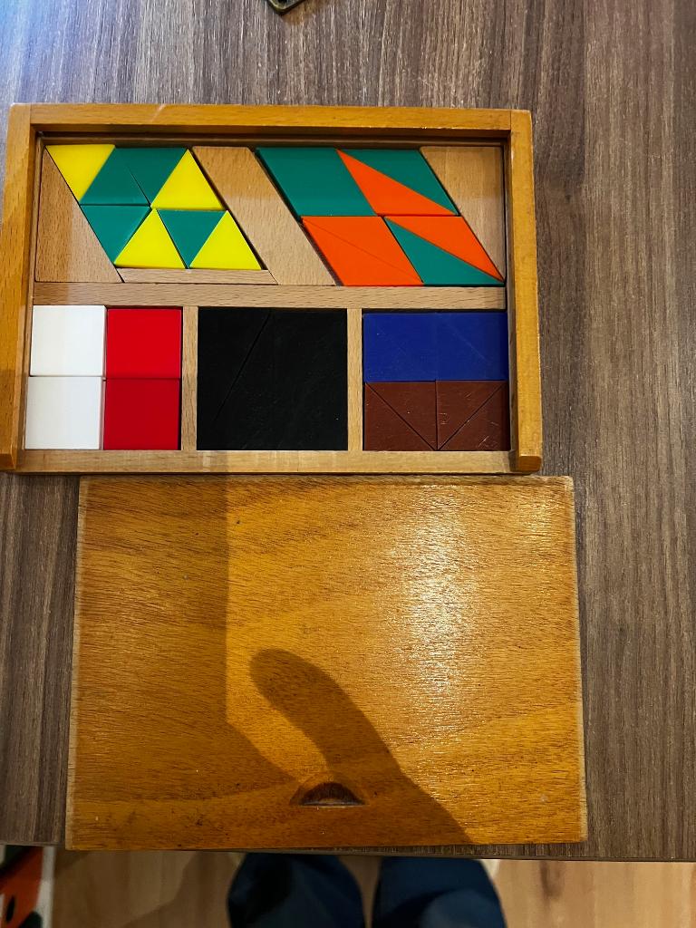 Geheugen puzzel met gekleurde steentjes in houten kistje, Ophalen of Verzenden, Minder dan 500 stukjes, Zo goed als nieuw, Overige typen