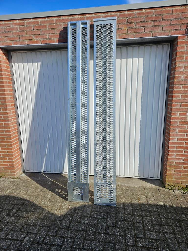 Stevige Oprijplaten - Ideaal voor Voertuigen en Machines, Ophalen